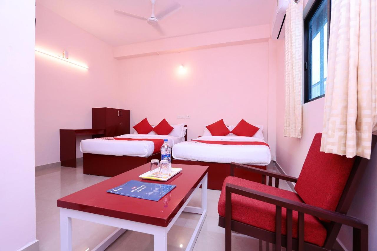 Oyo 13577 Tkr Metro Residency Hotel Kochi Luaran gambar