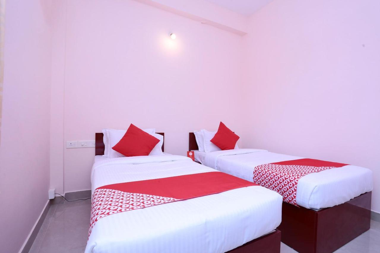 Oyo 13577 Tkr Metro Residency Hotel Kochi Luaran gambar
