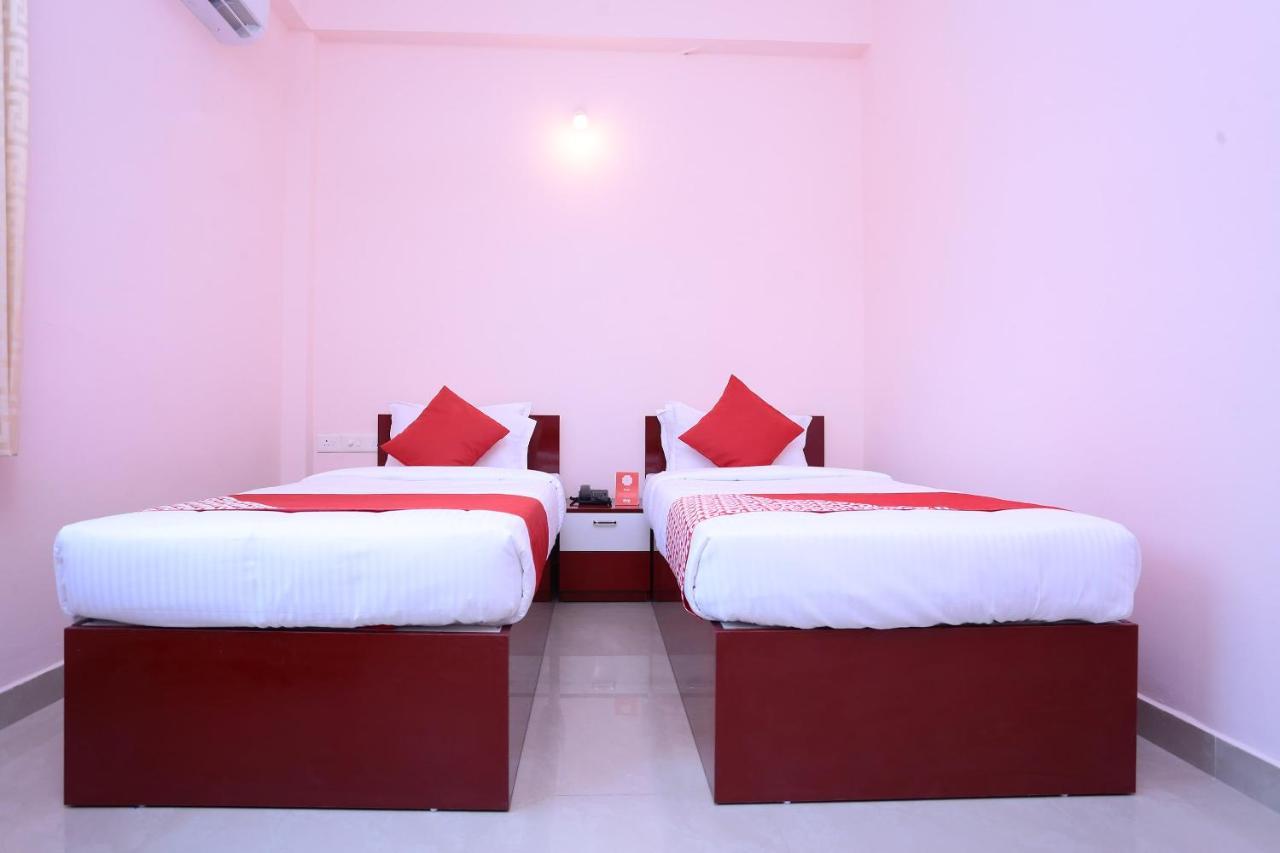 Oyo 13577 Tkr Metro Residency Hotel Kochi Luaran gambar