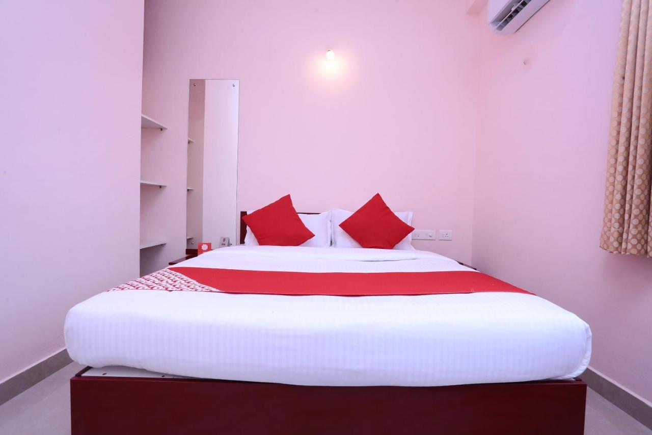 Oyo 13577 Tkr Metro Residency Hotel Kochi Luaran gambar